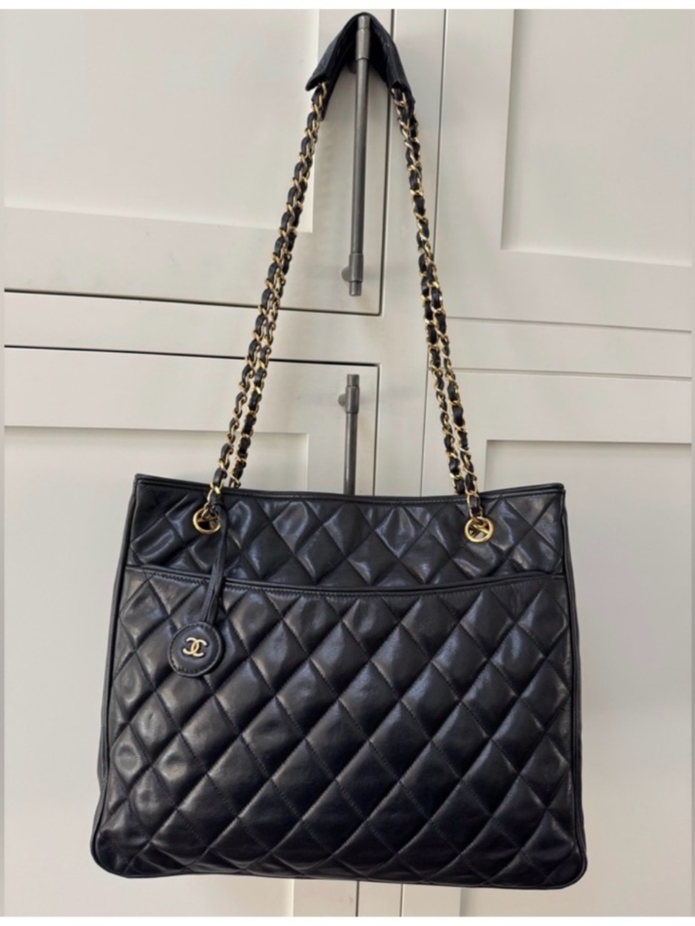 CHANEL Lambskin Black Quilted Leather Shoulder Bag with Gold Chain Straps - Picture 4 of 16